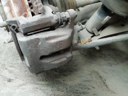 Venstre bremsekaliber bag LAND ROVER DISCOVERY III (L319) 2.7 TD 4x4 (190 hp) 11543808