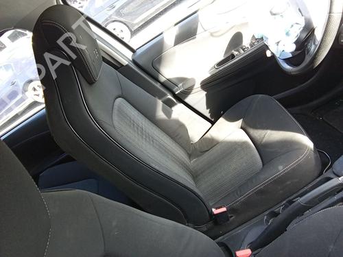 left-front-seat-renault-zoe-bfm_-2012-40036051 main image