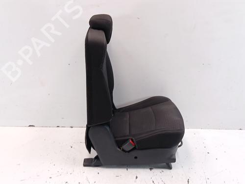 rear-seat-kia-carens-iv-2013-17542067 main image