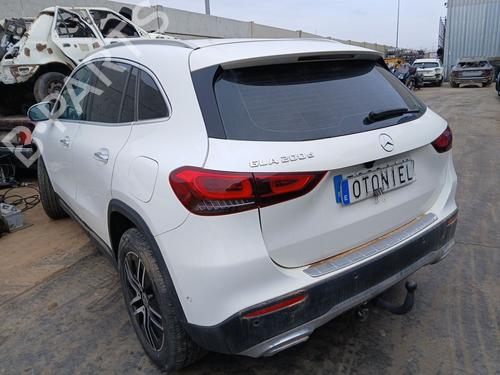 Switch MERCEDES-BENZ GLA (H247) GLA 200 d (247.712) | BP24150657I30 