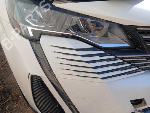 Used Right headlight PEUGEOT 3008 II SUV (MC_, MR_, MJ_, M4_) 1.5 BlueHDi 130 (131 hp) 23498522