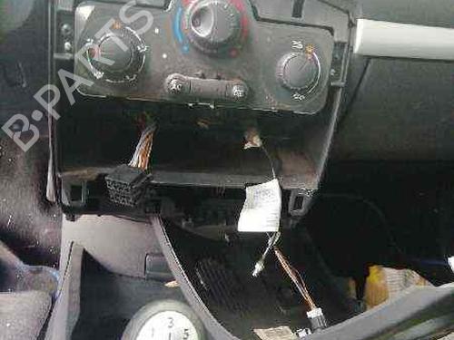 AC-Styringsenhed/Manøvreenhed RENAULT CLIO III (BR0/1, CR0/1) [2005-2014]  9668368