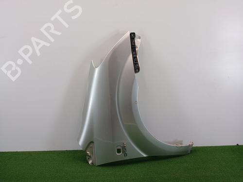 Used Right front fenders TOYOTA COROLLA Verso (ZER_, ZZE12_, R1_) 2.2 D-4D (AUR10_, AUR10R) (177 hp) 17774581