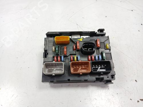 Used Fuse box Fuse box 36098150 36098150