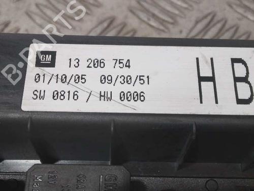 Skrzynka bezpieczników OPEL ZAFIRA / ZAFIRA FAMILY B (A05)  | BP15495845E1 