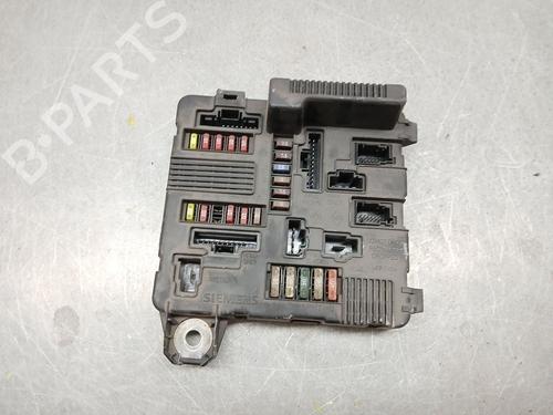 Boîte à Fusibles RENAULT MEGANE II Saloon (LM0/1_) 1.5 dCi (LM0F, LM0T, LM2B) (82 hp) 30452782
