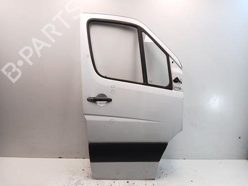Dør højre fortil Dør højre fortil MERCEDES-BENZ SPRINTER 3,5-t Van (B906) [2006-2020] 15549436 15549436