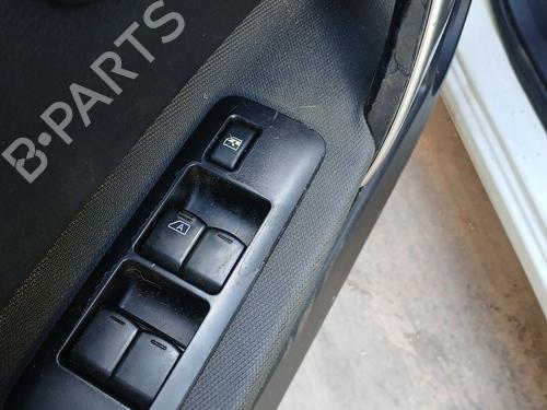 left-front-window-switch-nissan-qashqai-i-j10-nj10-2006-2007-2008-2009-2010-2011-2012-2013-2014-2015-31359449 main image