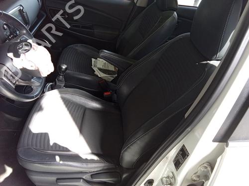 Asiento delantero izquierdo Asiento delantero izquierdo TOYOTA YARIS (_P13_) 1.4 D (NLP130_, NLP130) (90 hp) 39900533 39900533