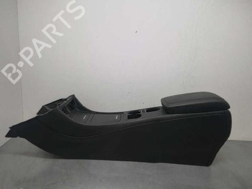 Used Armrest / Center console MERCEDES-BENZ GLA-CLASS (X156) [2013-2022]  7162404