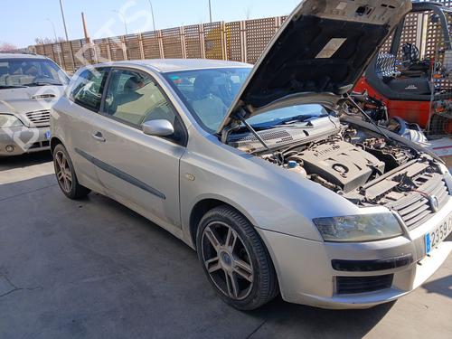 Brugte FIAT STILO (192_) 1.9 JTD (192_XE1A) 4757381