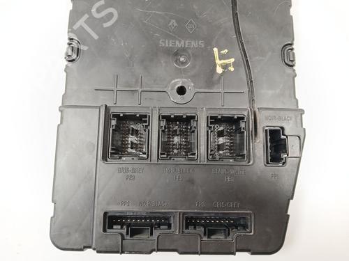 Fuse box RENAULT SCÉNIC II (JM0/1_) 1.9 dCi (JM0G, JM12, JM1G, JM2C) | BP31709744E1