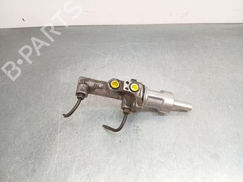 Used Brake master cylinder Brake master cylinder MERCEDES-BENZ VITO / MIXTO Van (W639) 109 CDI (639.601, 639.603, 639.605) (95 hp) 33820016 33820016