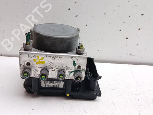 Used ABS pump DACIA SANDERO 1.5 dCi (68 hp) 32977320