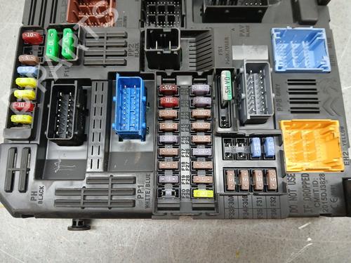 Fuse box PEUGEOT 308 II (LB_, LP_, LW_, LH_, L3_) 1.5 BlueHDi 130 | BP29826866E1