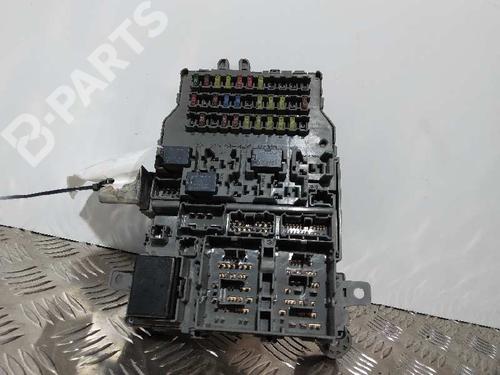 Used Fuse box HONDA ACCORD VII (CL, CN) 2.2 i-CTDi (CN1) (140 hp) 8637003