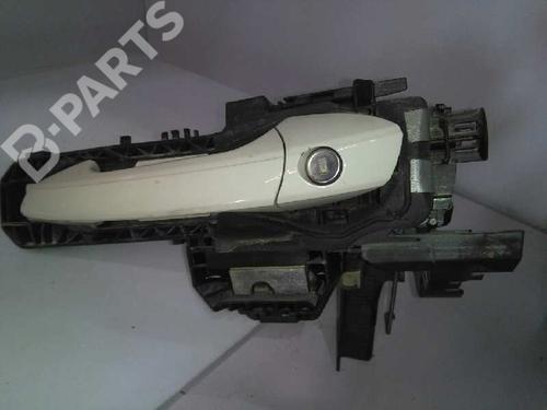 Front left exterior door handle MERCEDES-BENZ GLA-CLASS (X156) GLA 200 CDI / d (156.908) A2047602300 | BLANCO