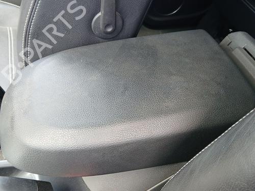 Used Armrest / Center console FORD KUGA I 2.5 4x4 (200 hp) 26711771