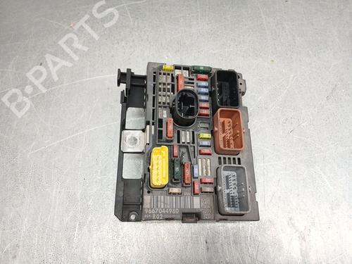 Used Fuse box Fuse box PEUGEOT 407 (6D_) 2.0 HDi 135 (6DRHRH, 6DRHRE, 6DRHRG, 6DRHRJ) (136 hp) 34195968 34195968