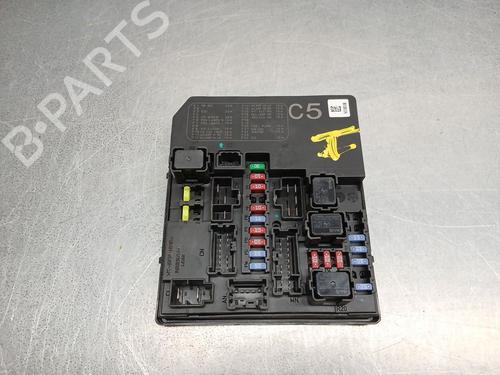 Used Fuse box Fuse box NISSAN JUKE (F15) 1.6 (117 hp) 38950409 38950409