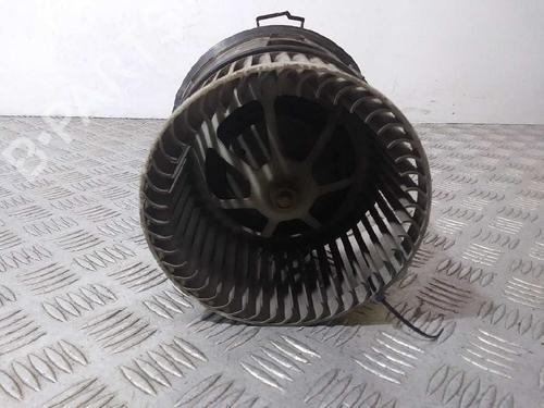 Used Heater blower motor PEUGEOT 407 (6D_) 2.0 HDi 135 (6DRHRH, 6DRHRE, 6DRHRG, 6DRHRJ) (136 hp) 15673819