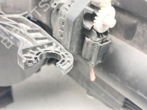 Right headlight RENAULT KADJAR (HA_, HL_) 1.2 TCe 130 (HLMR) | BP32499361C29 