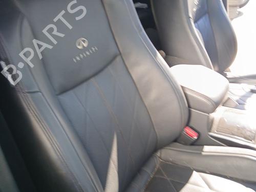 Stol høyre foran INFINITI QX70 3.7 AWD (320 hp) 30683683