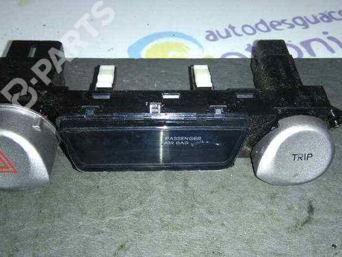 Used Warning switch HYUNDAI i20 I (PB, PBT) 1.4 CRDi (75 hp) 4223866