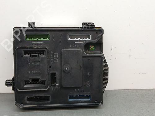 Used Fuse box RENAULT MEGANE III Grandtour (KZ0/1) 1.2 TCe (KZ2B, KZ11) (116 hp) 31070621