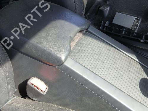 Used Armrest / Center console VOLVO XC60 I SUV (156) D3 / D4 (163 hp) 27270300
