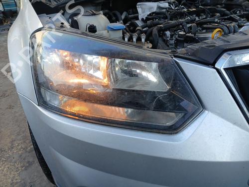 Used Right headlight SKODA YETI (5L) 2.0 TDI (110 hp) 31664498