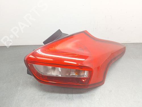right-taillight-ford-focus-iii-2010-2011-2012-2013-2014-2015-2016-2017-2018-2019-2020-33021082 main image