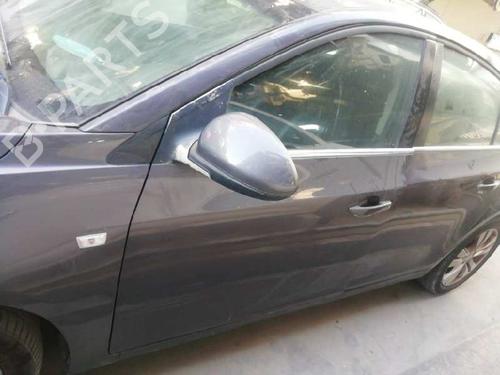 left-front-door-chevrolet-cruze-j300-un-tocado-2009-12858821 main image