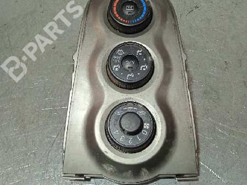 Used Climate control TOYOTA YARIS (_P9_) 1.0 VVT-i (KSP90_, KSP90R) (69 hp) 3415674