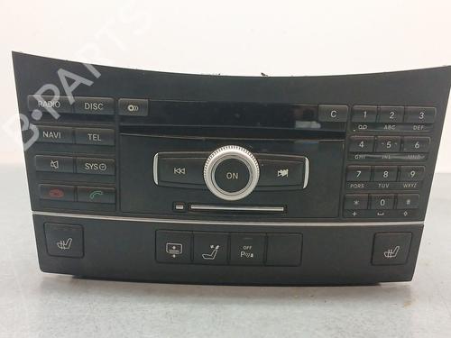 Used Radio MERCEDES-BENZ E-CLASS (W212) E 300 CDI / BlueTEC (212.020, 212.021, 212.027) (231 hp) 17489862