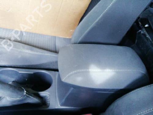 Used Armrest / Center console TOYOTA AURIS (_E18_) 1.8 Hybrid (ZWE186_, ZWE186R) (136 hp) 12103528