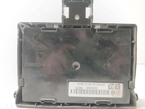 Used Fuse box RENAULT CLIO III (BR0/1, CR0/1) 1.5 dCi (C/BR0G, C/BR1G) (68 hp) 31039431