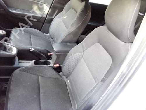 left-front-seat-renault-captur-ii-hf_-2020-39528931 main image