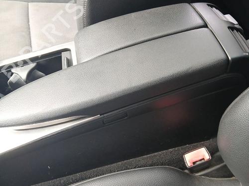 Used Armrest / Center console MERCEDES-BENZ C-CLASS (W204) C 220 CDI (204.002) (170 hp) 20292226