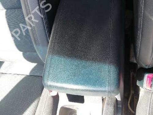 armrest-center-console-ssangyong-tivoli-2015-12206182 main image