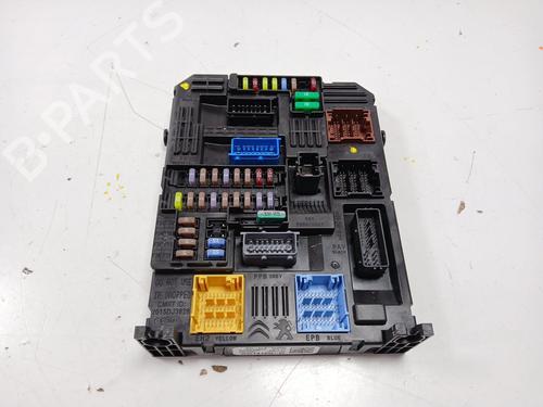 fuse-box-opel-vivaro-c-van-k0-2019-32775373 main image