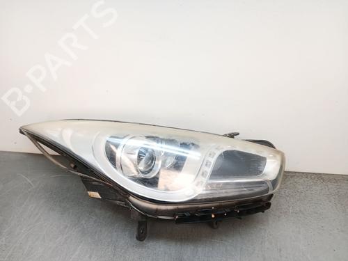 Used Right headlight HYUNDAI i40 I CW (VF) 1.7 CRDi (116 hp) 28385707