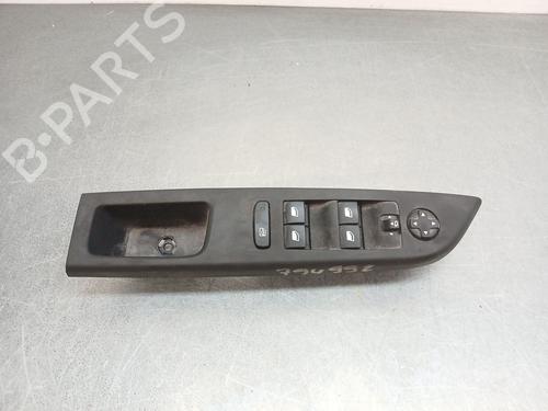 Used Left front window switch Left front window switch OPEL CORSA F (P2JO) 1.2 (68) (101 hp) 39598403 39598403