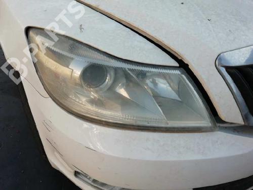 Used Right headlight SKODA OCTAVIA II (1Z3) [2004-2013]  10340451