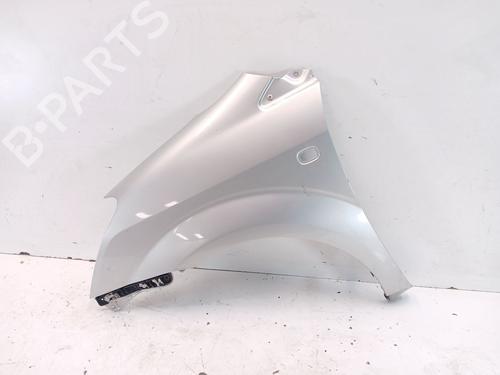 Guarda-lamas esquerdo Guarda-lamas esquerdo TOYOTA COROLLA Verso (ZER_, ZZE12_, R1_) 1.8 (ZNR11_, ZNR11R) (129 hp) 28621521 28621521