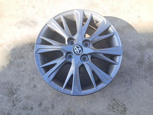 Used Rim Rim TOYOTA YARIS (_P13_) 1.5 Hybrid (NHP130_, NHP130) (101 hp) 40083381 40083381