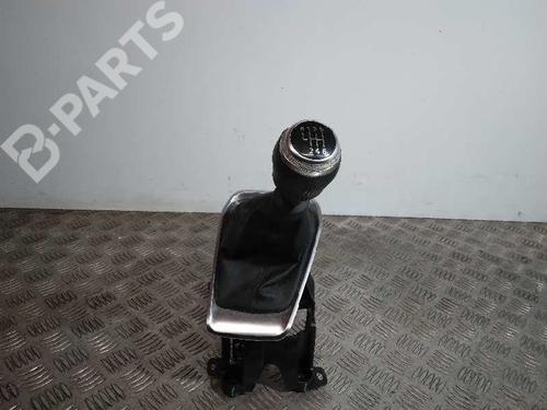 Used Gear lever RENAULT CAPTUR II (HF_) TCe 130 (HFMF) (131 hp) 10809649