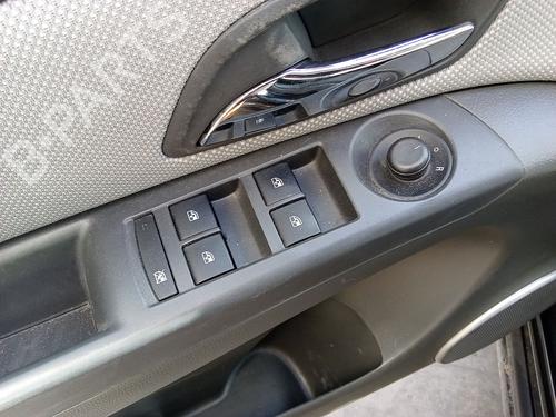 Used Left front window switch Left front window switch 38946886 38946886