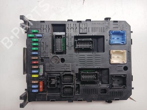 Used Fuse box Fuse box 39247899 39247899
