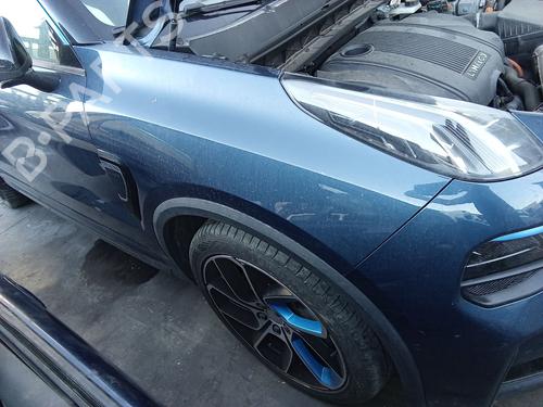 right-front-fenders-lynk-co-01-2017-39239388 main image